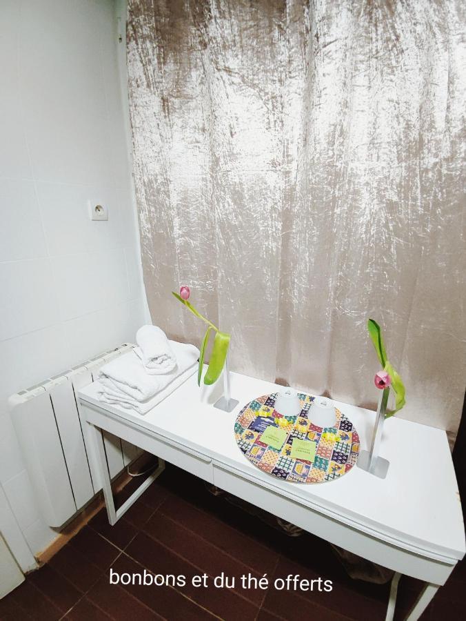 Auberge de jeunesse Réu-nid à Paris Extérieur photo
